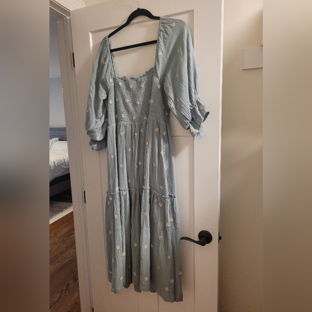 Puff Sleeve Midi Dress - Picture 3 of 9